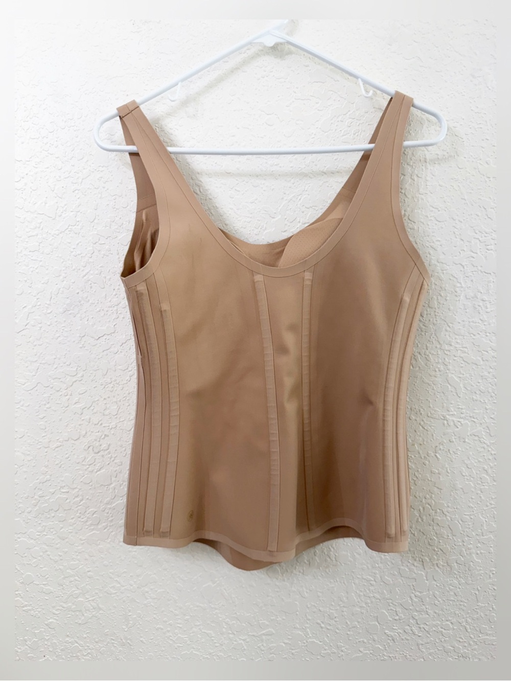 Honeylove Nude Boldness Tank Size: Large - Picture 4 of 10